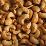 A bowl of cashew nuts rich in nutrition and health benefits